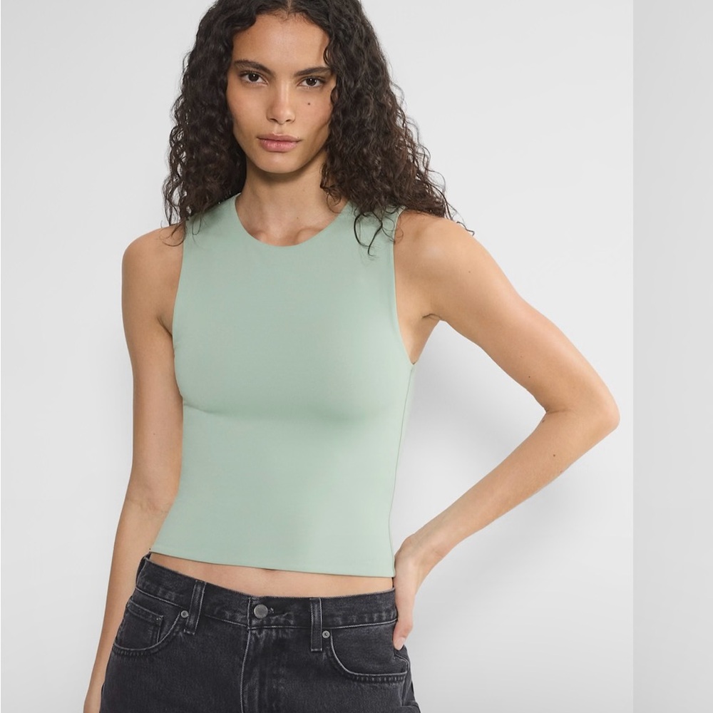 NEW Aritzia Original Contour Muscle Tank
